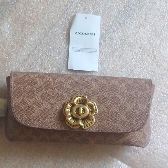 Coach Accessories - NWT Coach Sunglass Case In Signature Canvas